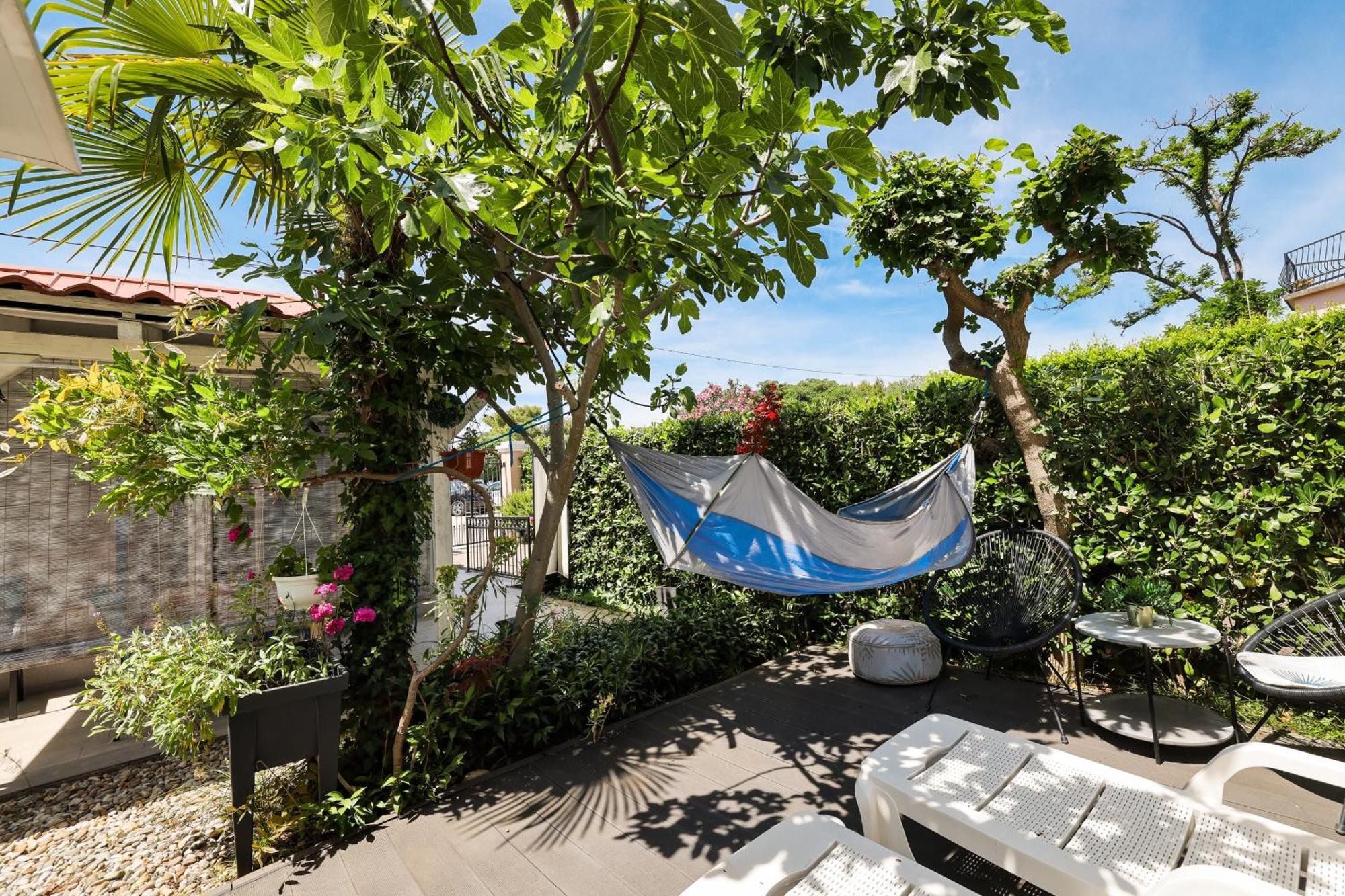 Beachfront House With Private Jacuzzi And Garden Zadar Luaran gambar
