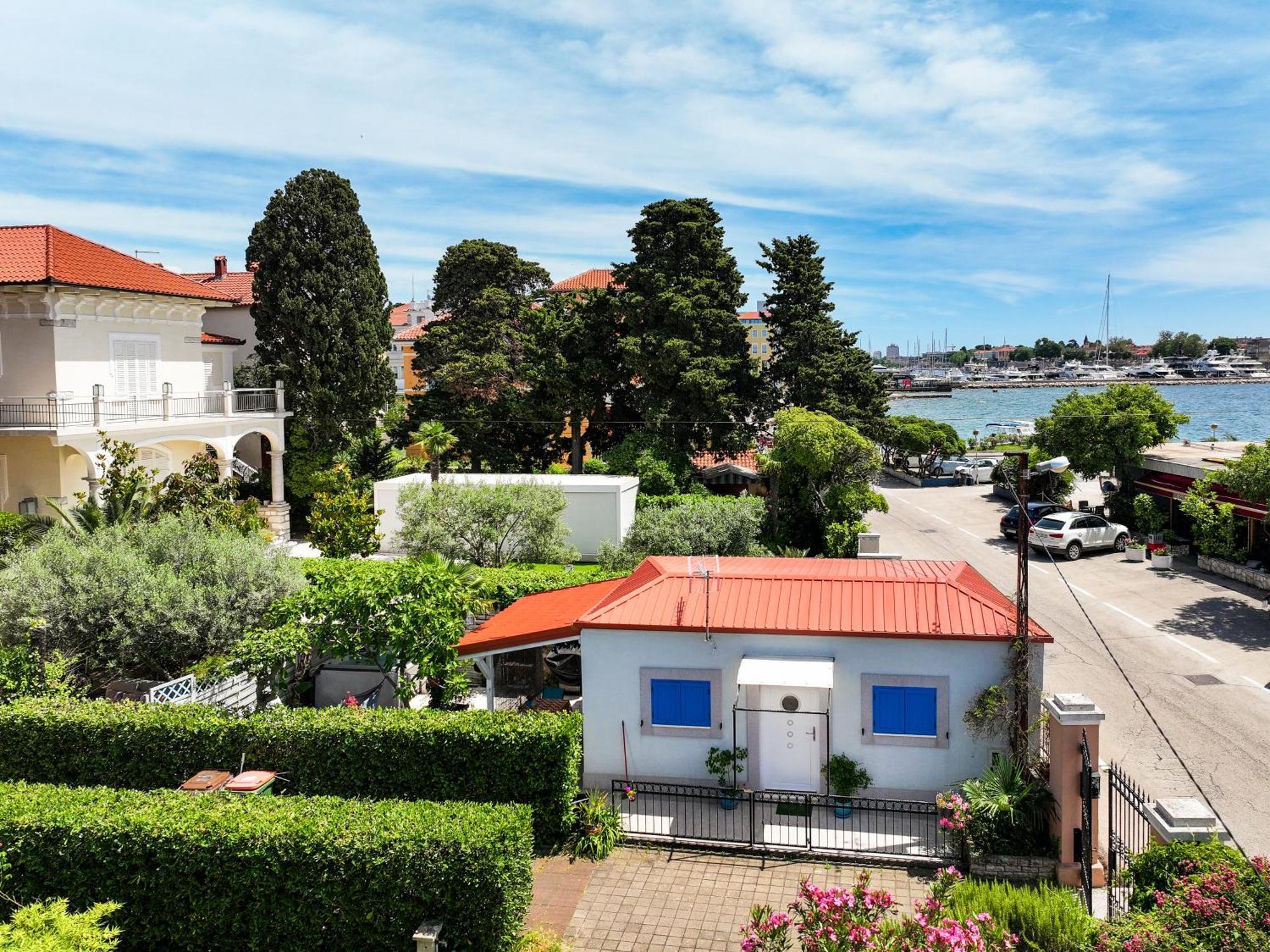 Beachfront House With Private Jacuzzi And Garden Zadar Luaran gambar