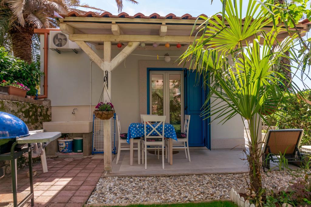 Beachfront House With Private Jacuzzi And Garden Zadar Luaran gambar