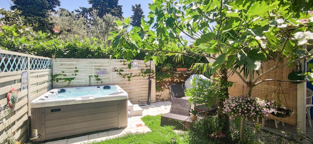 Beachfront House With Private Jacuzzi And Garden Zadar Luaran gambar
