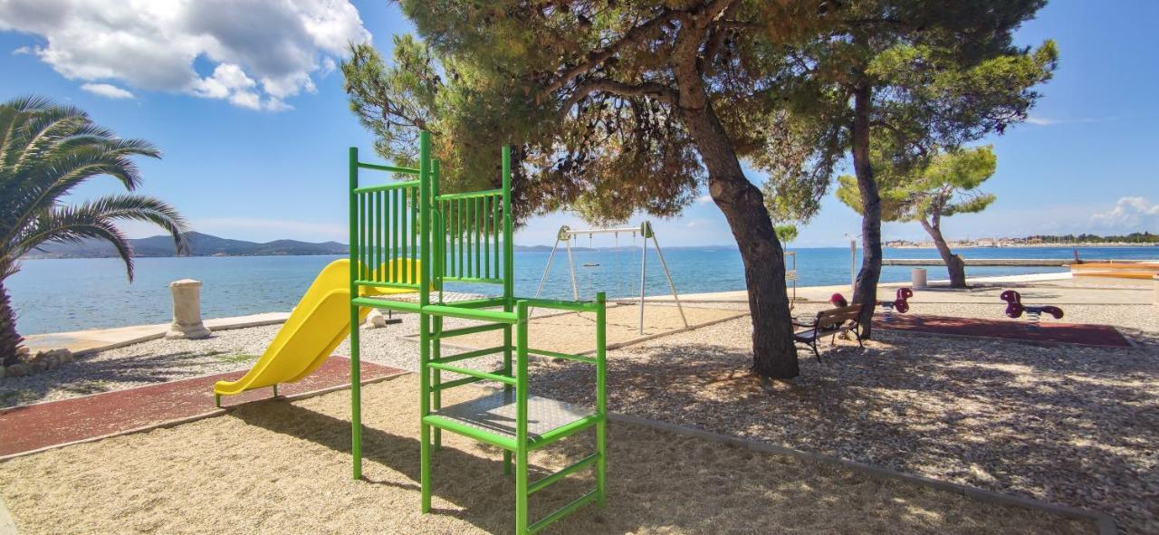 Beachfront House With Private Jacuzzi And Garden Zadar Luaran gambar